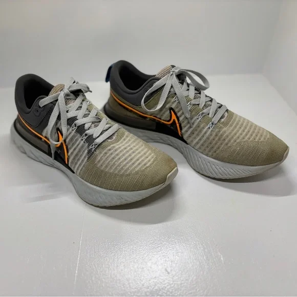 Nike React Infinity Run Flyknit 2 Men’s Size 11 Light Bone/Gray Running Shoes - Picture 3 of 11